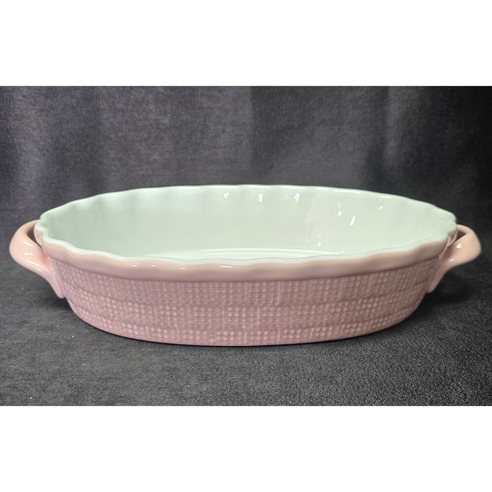 Beautiful Pink Basket Weave Casserole Dish w. Handles